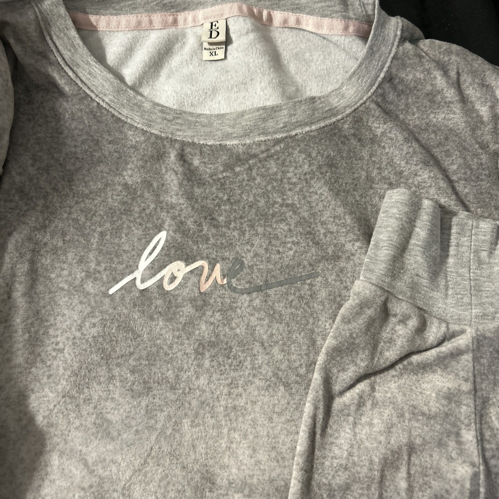 ED Ellen Degeneres Ombre "LOVE" Women XL Super Soft Boho Gray White Pink lounge
